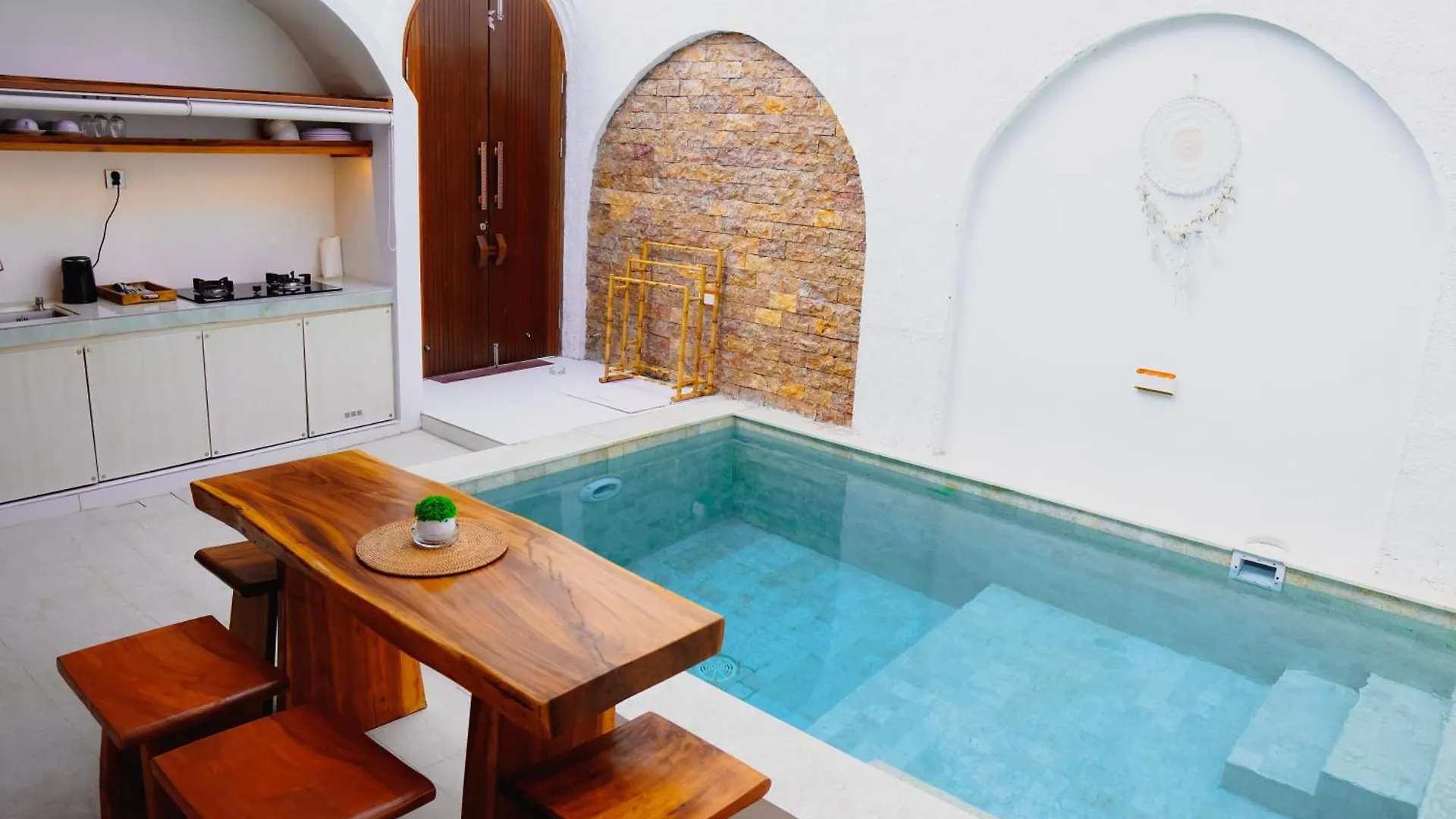La Rylin Villa Kuta Lombok